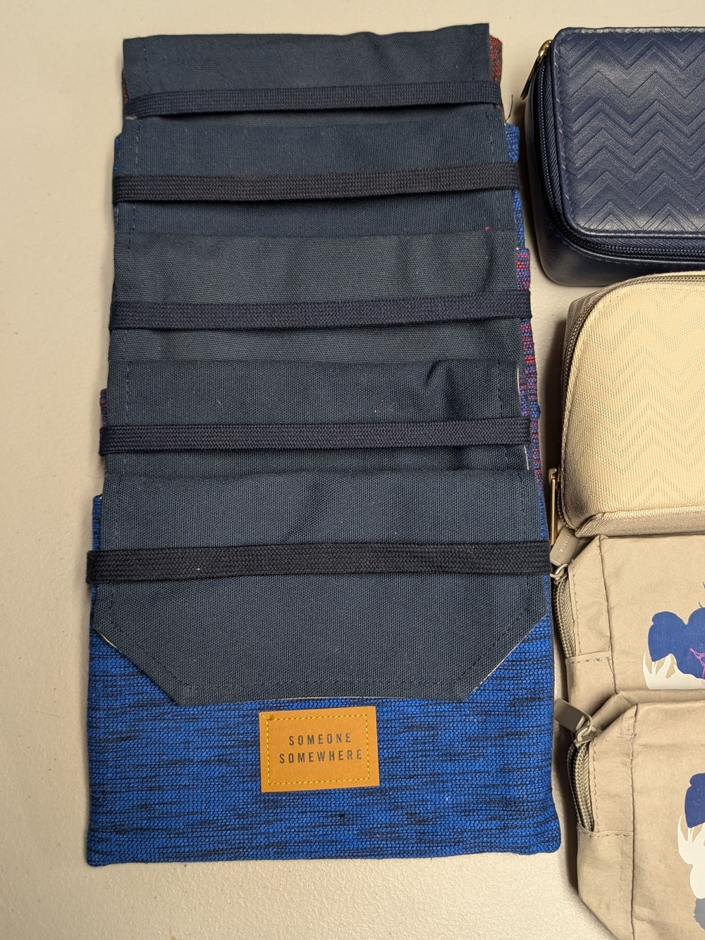 Set Of 9 EMPTY First Class Amenity Pouches From Delta And Icelandair - Picture 4 of 4